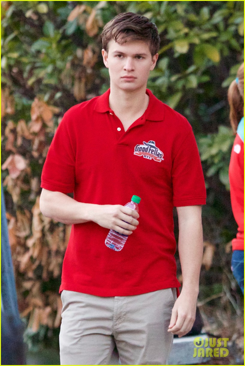 ansel elgort pizza delivery guy new movie atl 07
