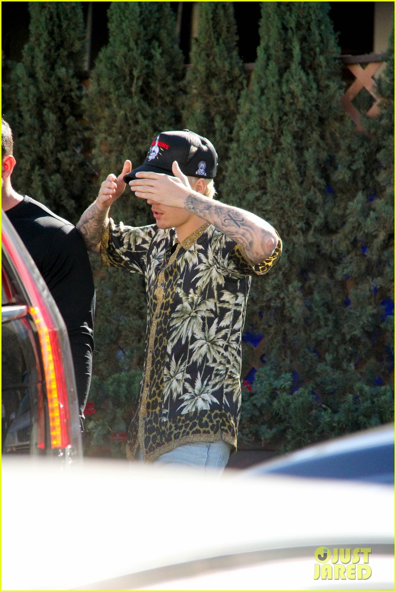 justin biebers dad jeremy gets engaged 04