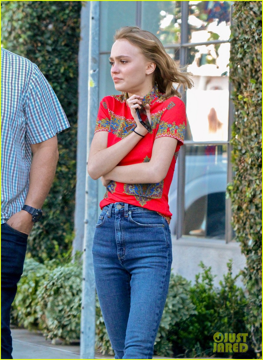 lily rose depp reveals the weirdest thing her parents have done 10