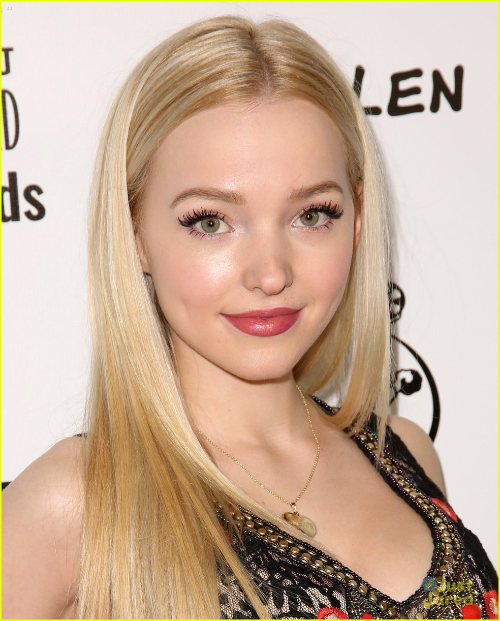 Dove Cameron Meets Johnny Depp at Make-Up Artists and Hair Stylists ...