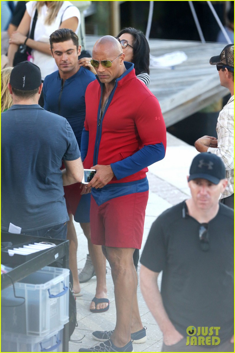 zac efron starts filming baywatch with the rock 02