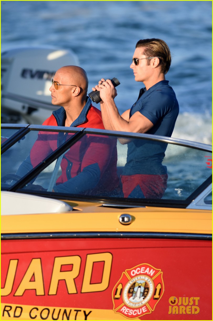 zac efron is having difficulty with swimming in the ocean 02