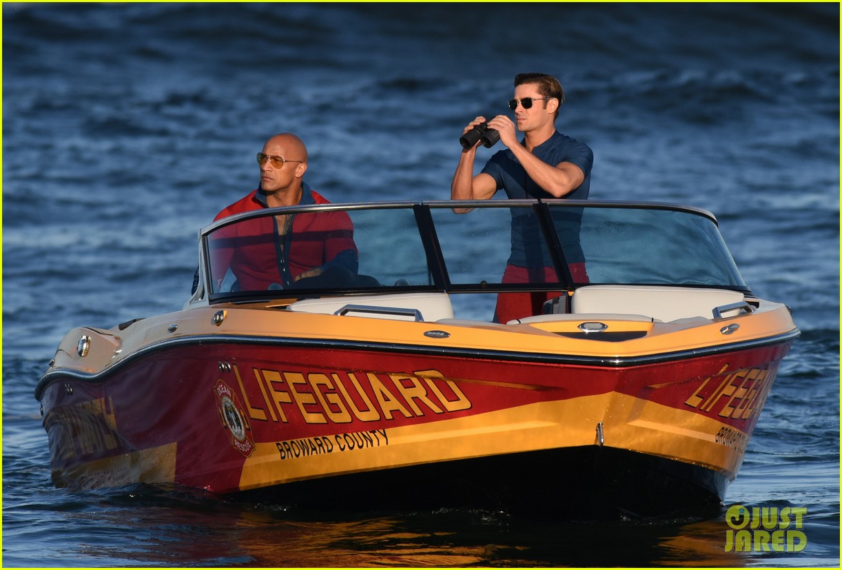 zac efron is having difficulty with swimming in the ocean 16