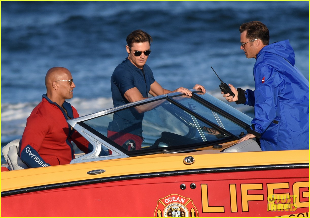 zac efron is having difficulty with swimming in the ocean 22
