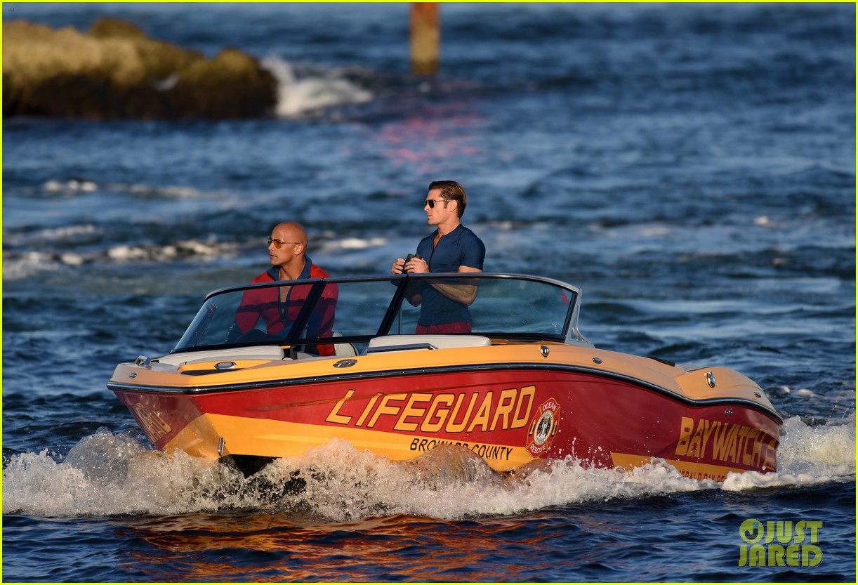 zac efron is having difficulty with swimming in the ocean 25