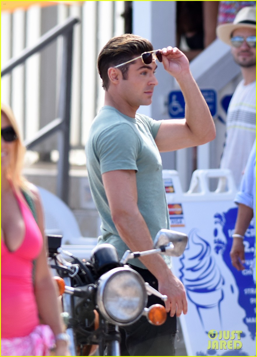 zac efron films baywatch on motorcycle 21