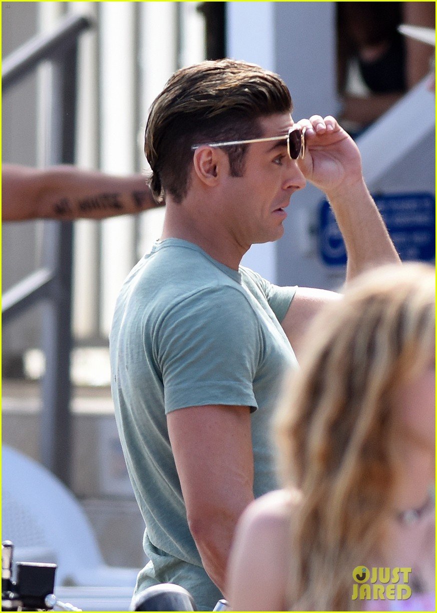 zac efron films baywatch on motorcycle 22