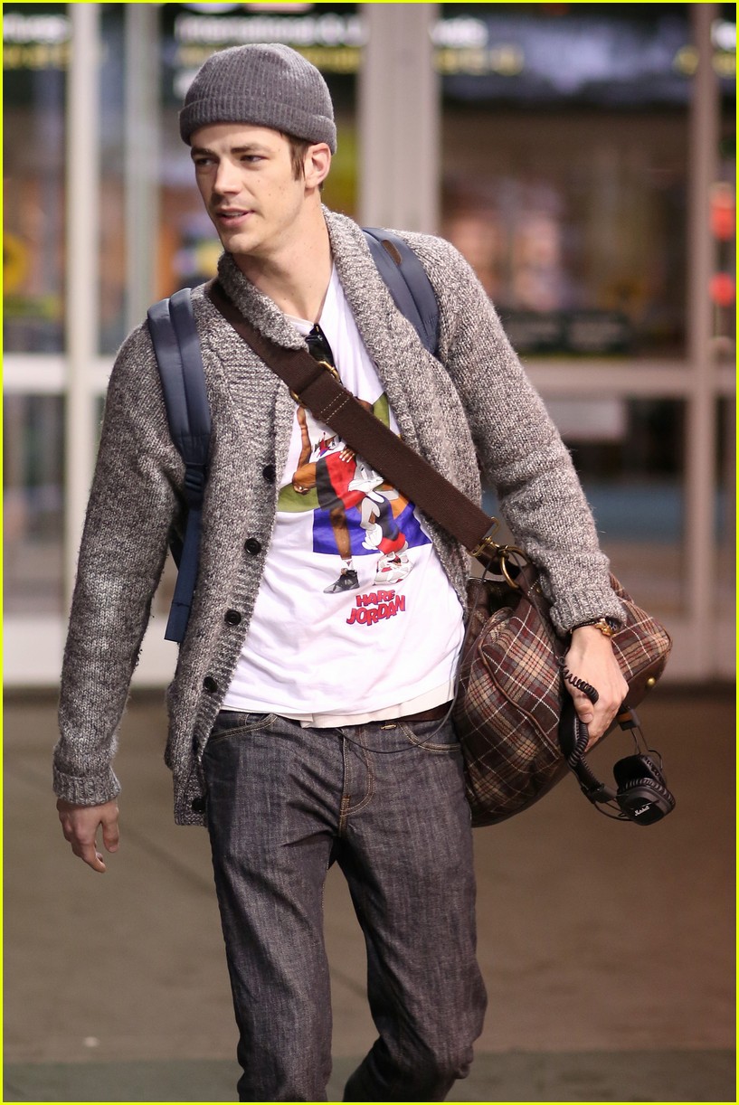 grant gustin airport after shooting crossover 02