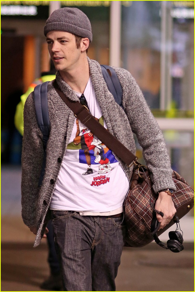 grant gustin airport after shooting crossover 04
