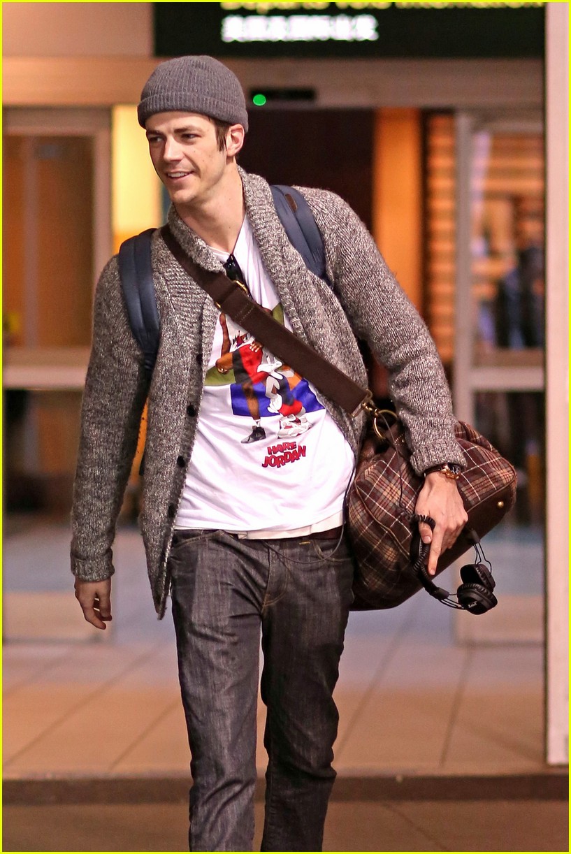 grant gustin airport after shooting crossover 06