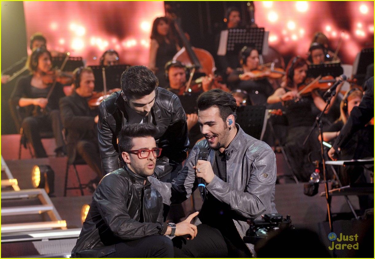 il volo milan italy close europe tour out 09