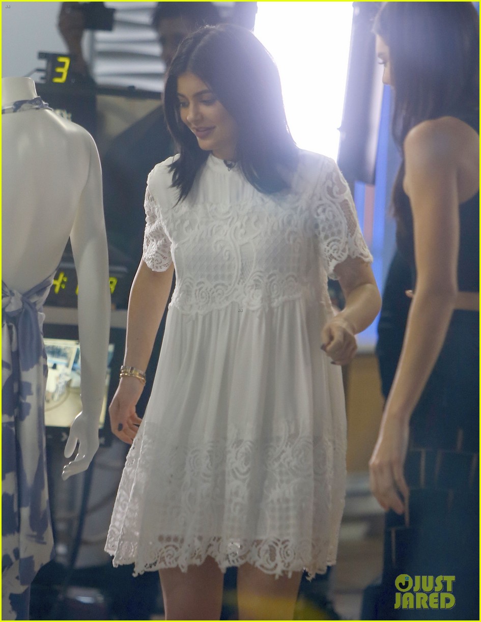 kylie kendall jenner today show fashion line 15