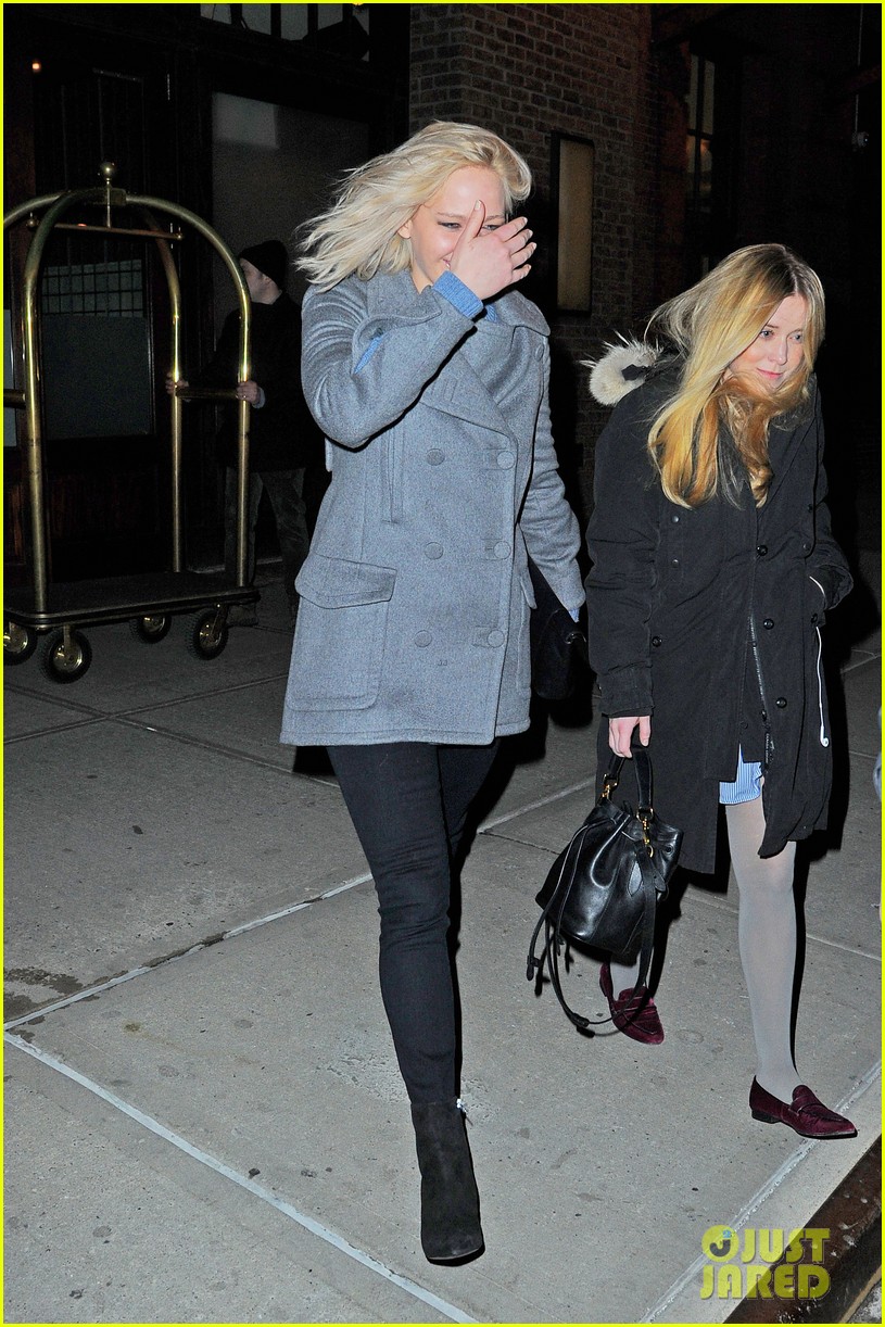 jennifer lawrence braves the cold in nyc 01