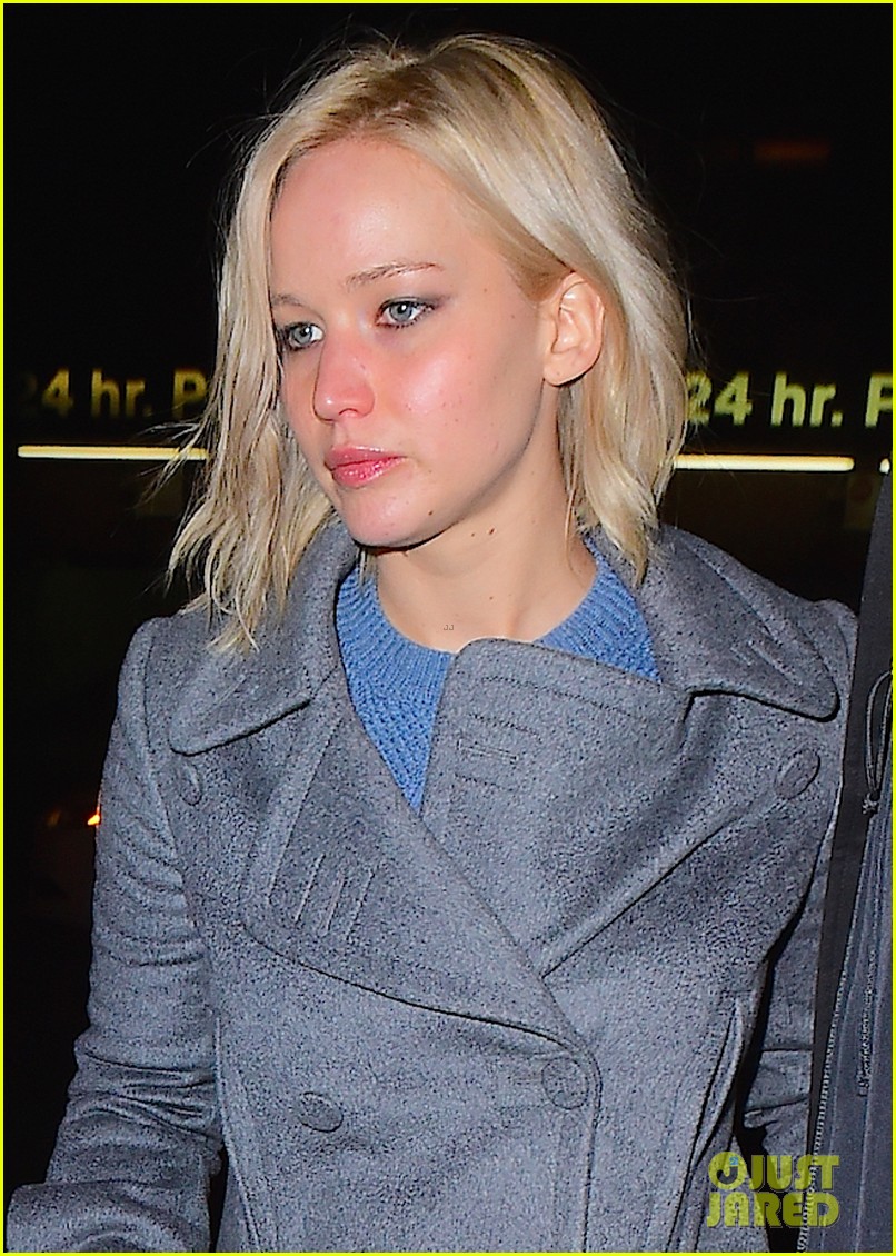 jennifer lawrence braves the cold in nyc 09