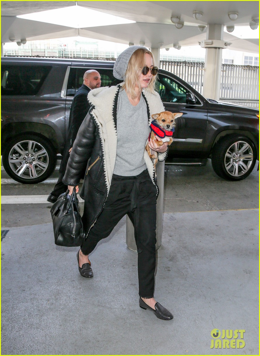 jennifer lawrence jets out of nyc with pippi 10