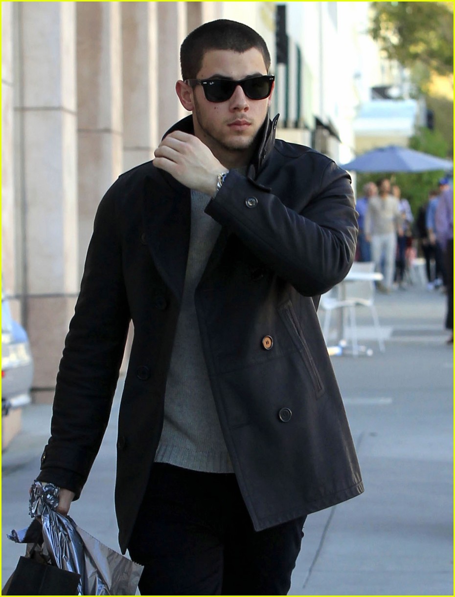nick jonas opens up about his split with olivia culpo 06