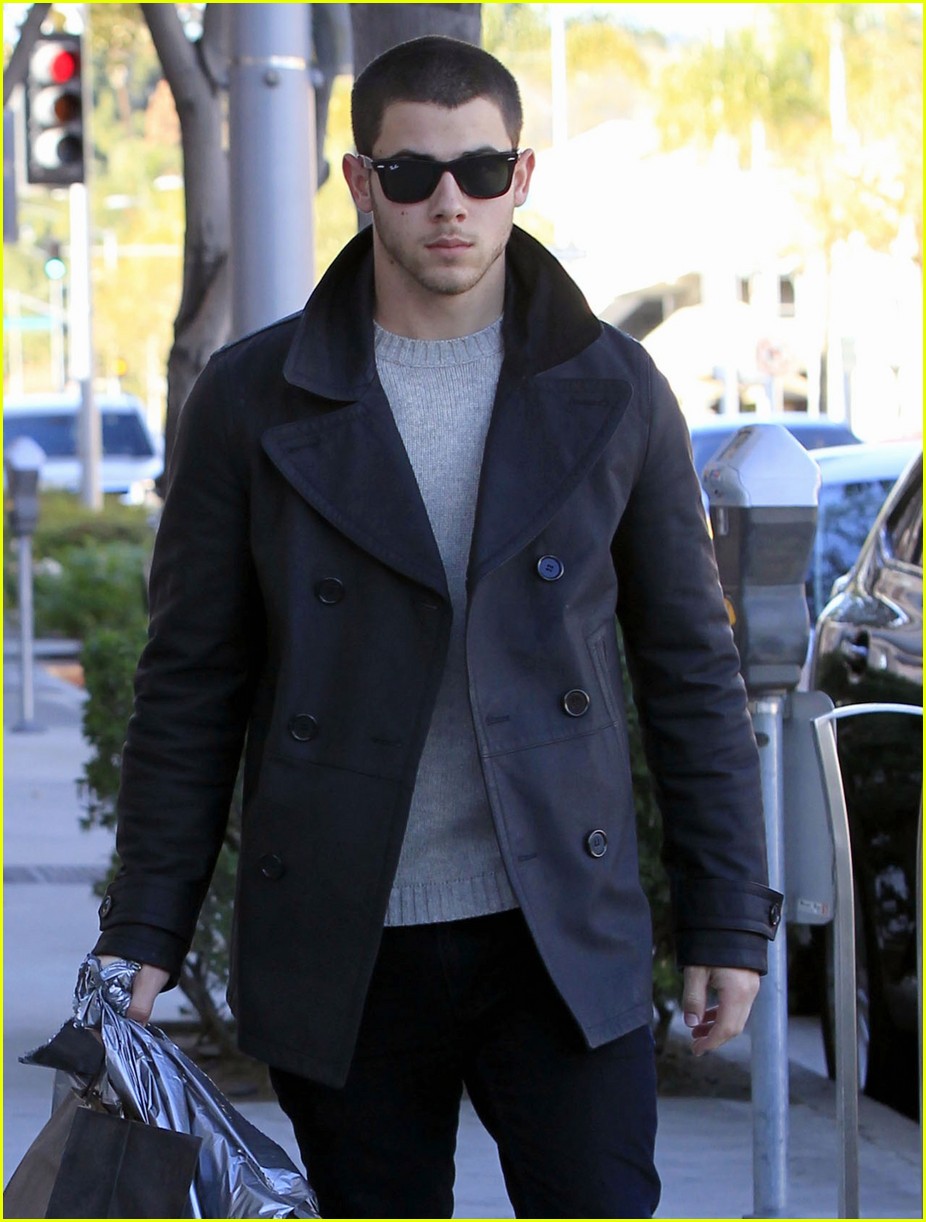 nick jonas opens up about his split with olivia culpo 07