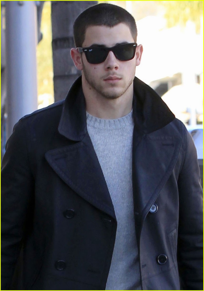 nick jonas opens up about his split with olivia culpo 09