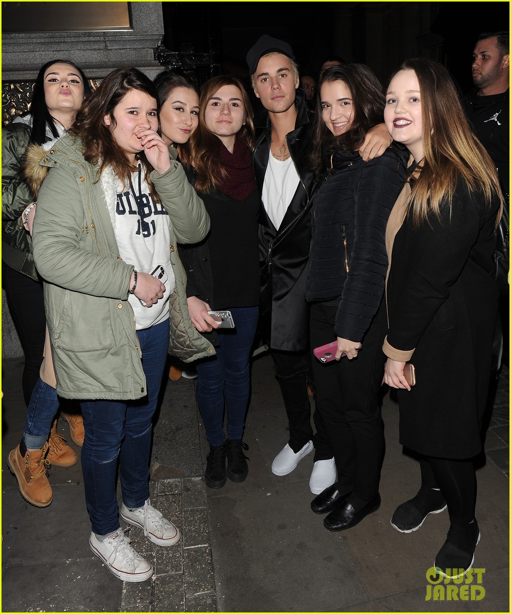 justin bieber greets fans outside club 02