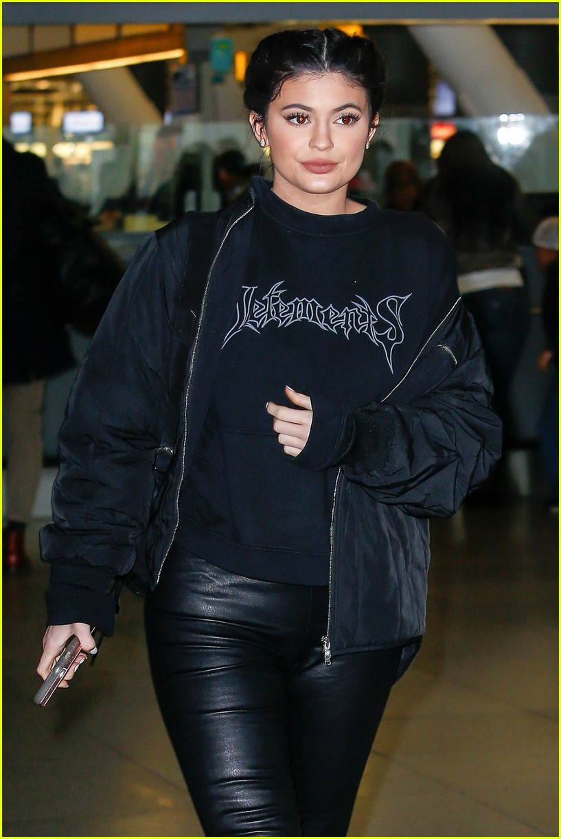 kylie jenner in adidas after puma deal 06