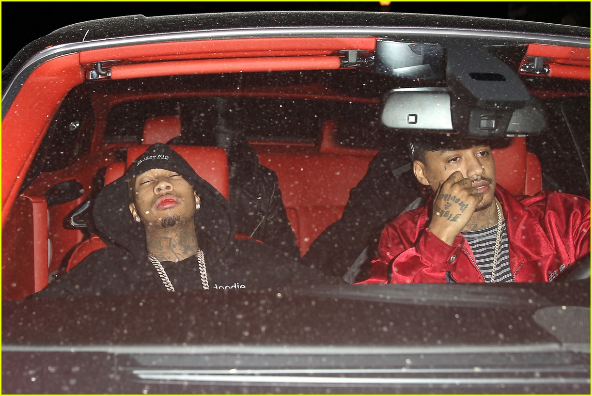 kylie jenner chris brown tyga passes out 26