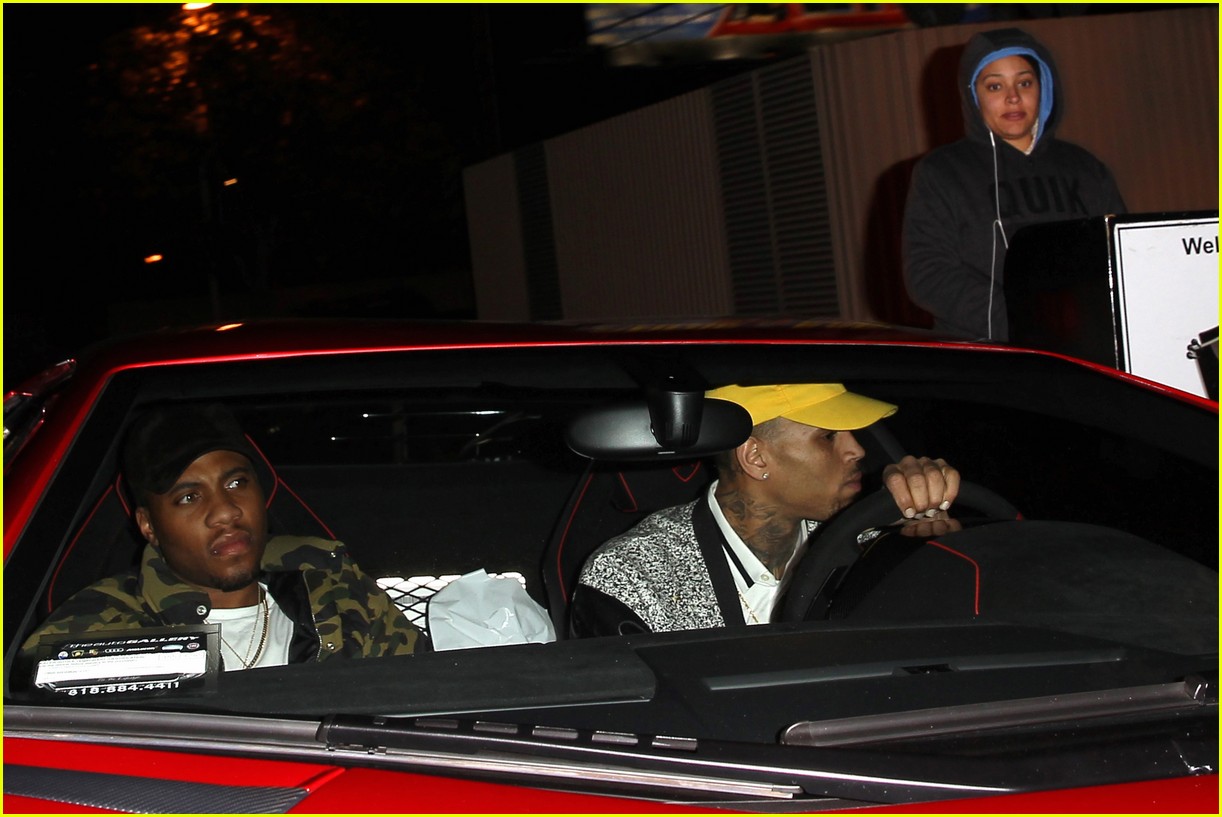 kylie jenner chris brown tyga passes out 30