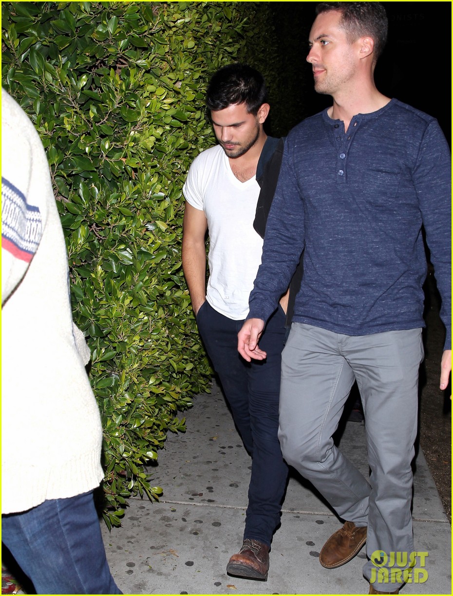 taylor lautner admits to confusing british words 06