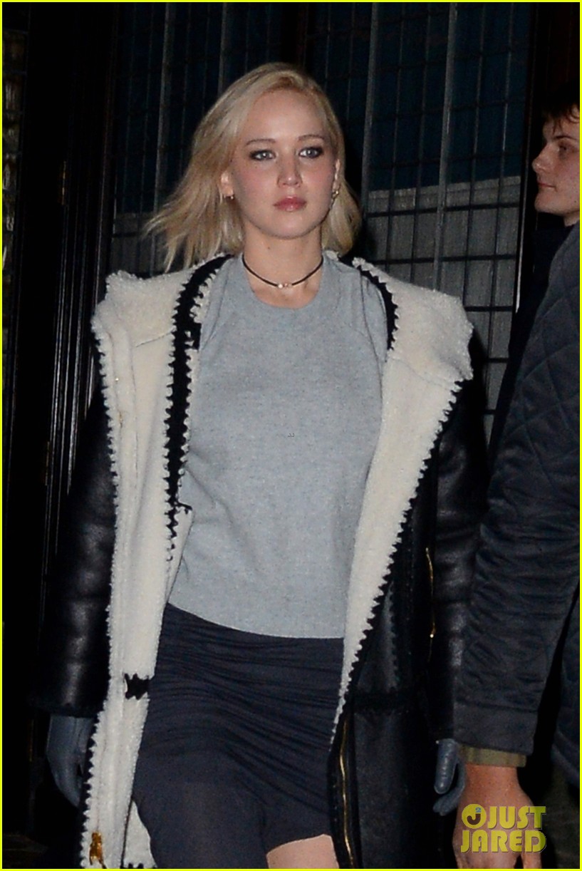 jennifer lawrence puts on a leggy display at nyc dinner 04