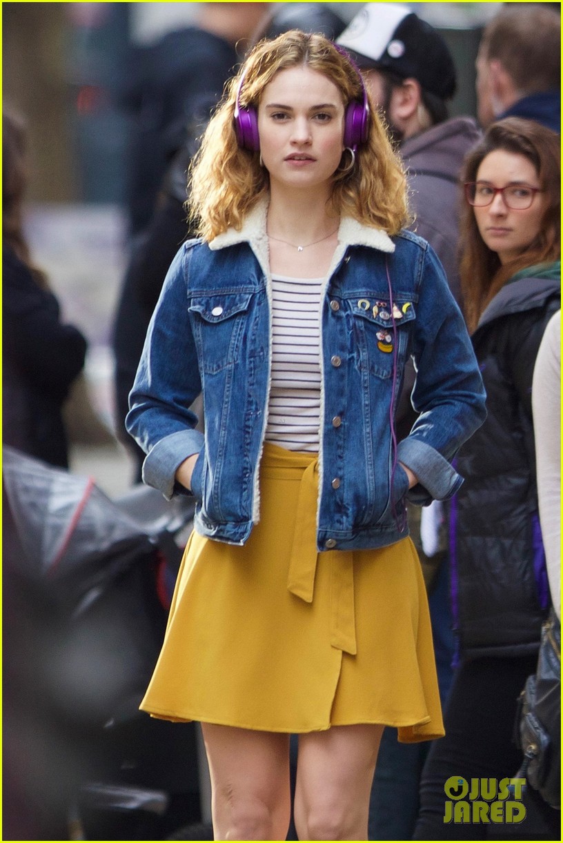 lily james ansel elgort baby driver headphones 01