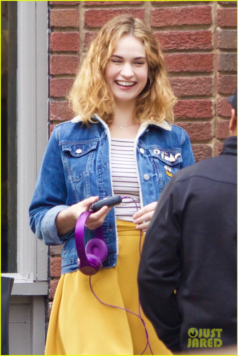 lily james ansel elgort baby driver headphones 10