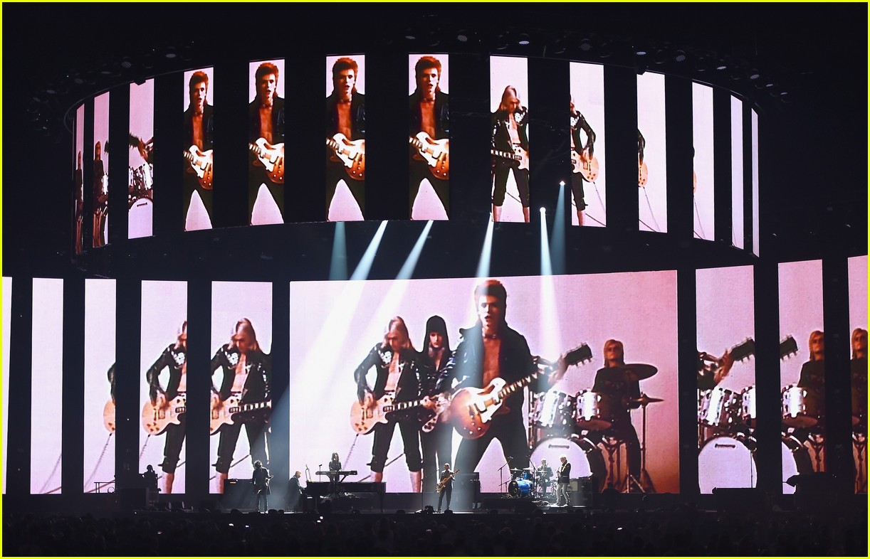 lorde performs david bowie tribute brits 06