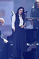 lorde performs david bowie tribute brits 03