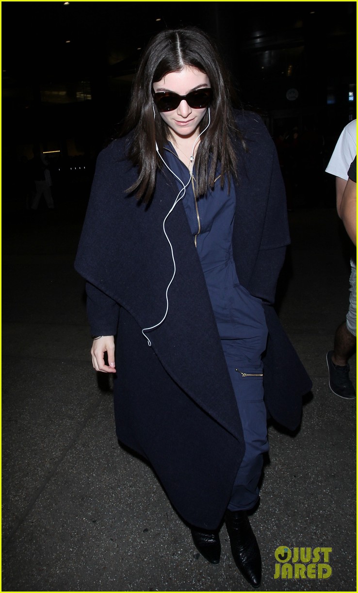 lorde admits nervousness bowie brits lax airport 11