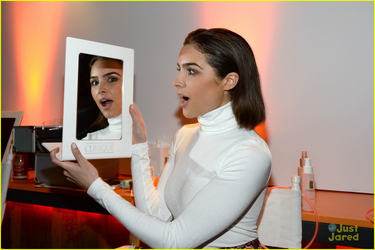 peyton list olivia culpo clinique early morning pep start event 07