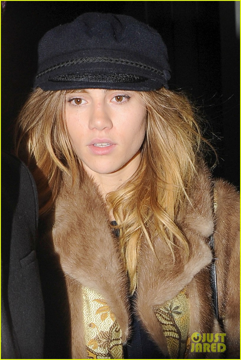 suki waterhouse and her sister hit up chiltern 01