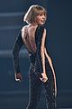 taylor swift out of woods grammys 2016 performance 04