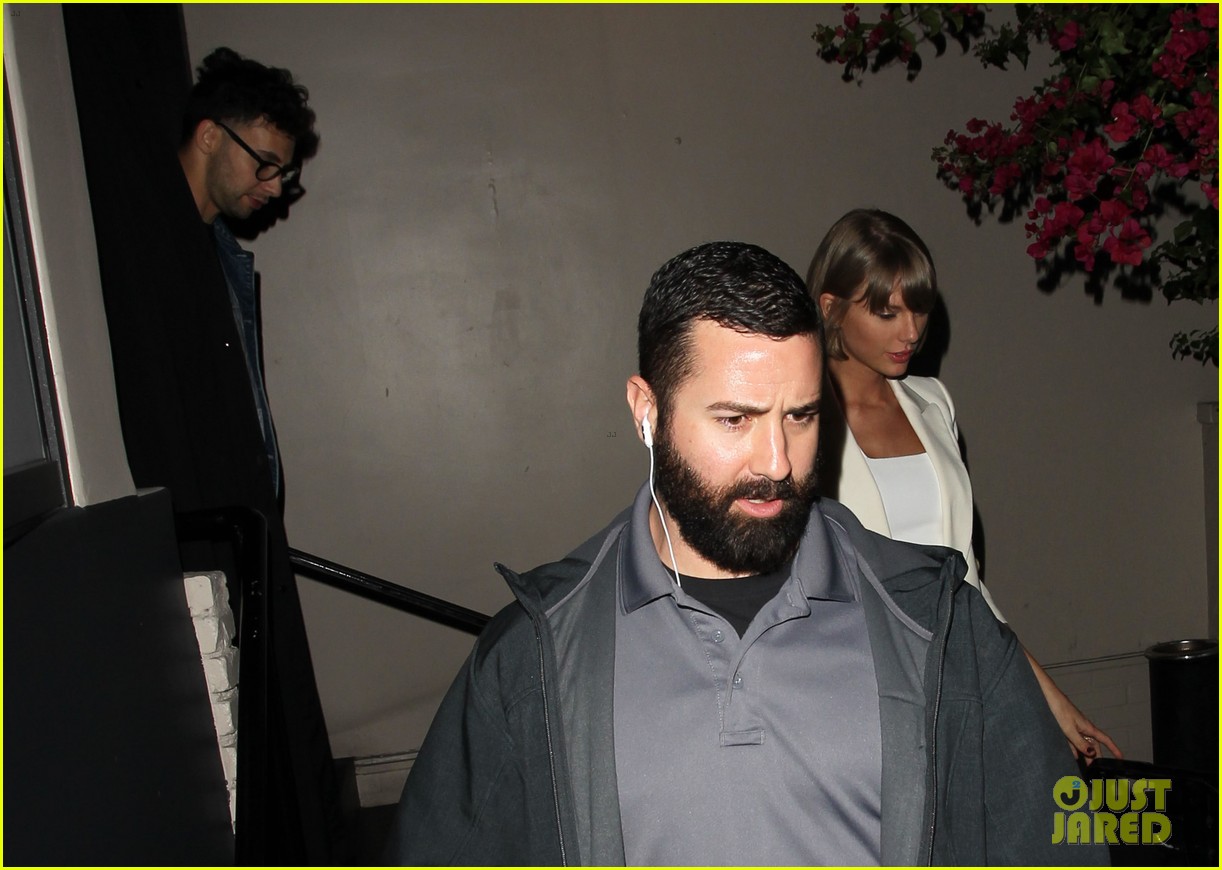 taylor swift has night out with jack antonoff 24