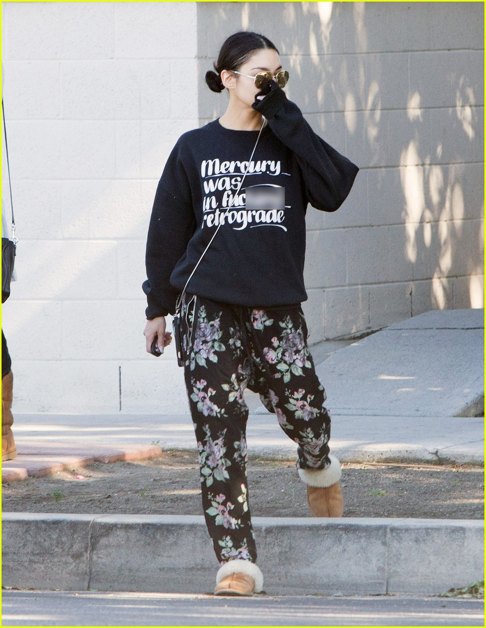 vanessa hudgens stops by friends house after yoga 04