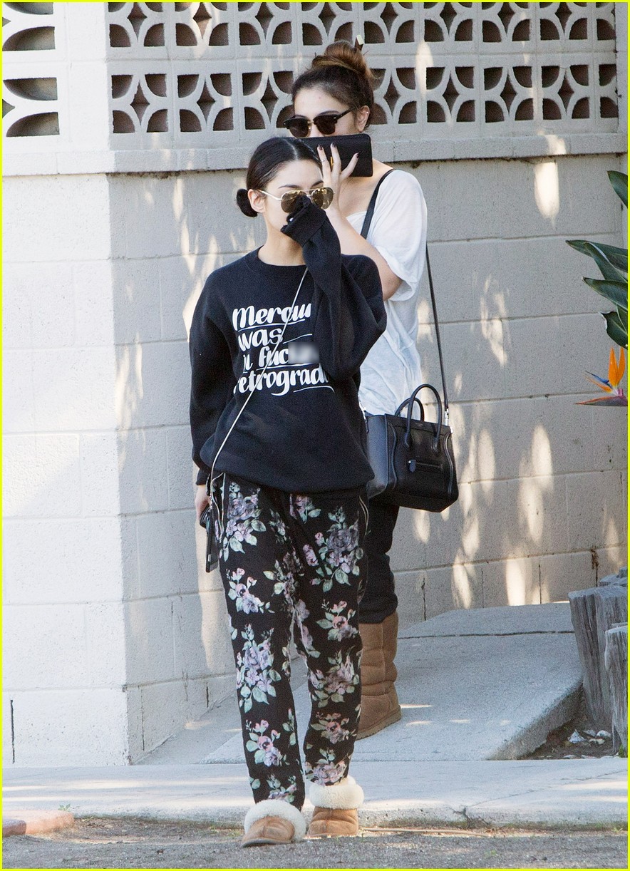 vanessa hudgens stops by friends house after yoga 11