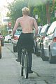 cody simpson shirtless bike ride venice 13