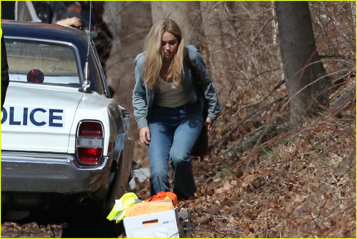 miley cyrus continues filming woody allen project 28