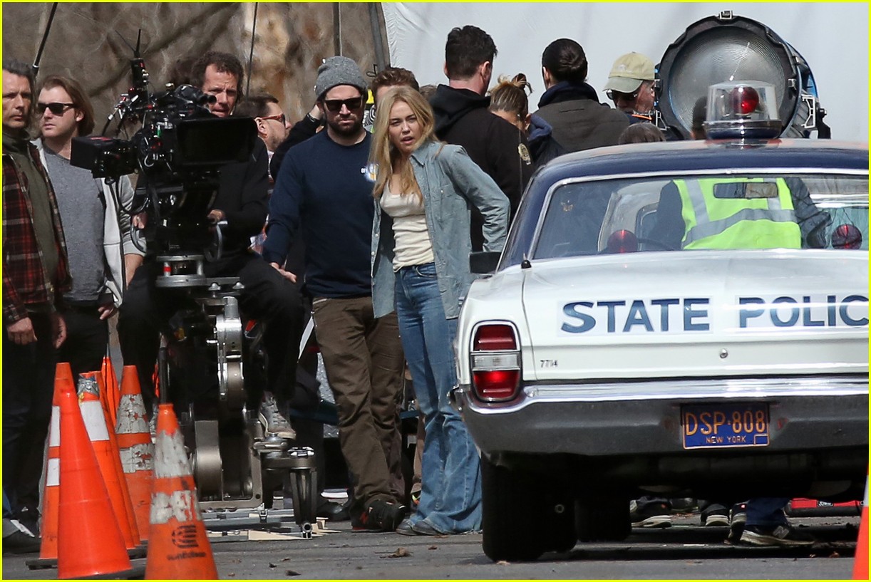 miley cyrus continues filming woody allen project 33