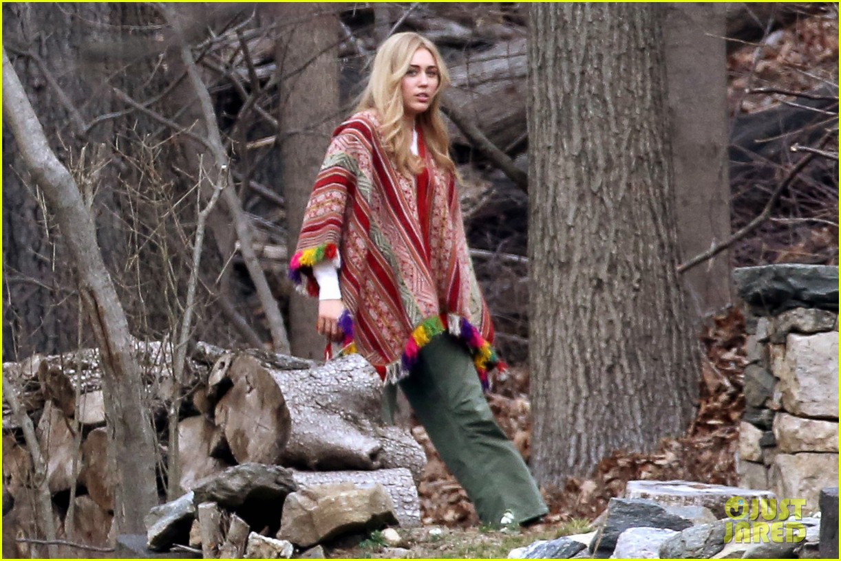 miley cyrus brings back long hair for woody allen project 18