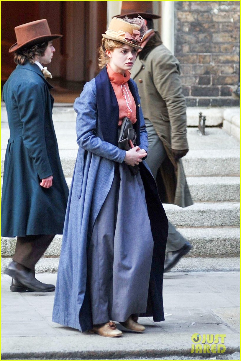 elle fanning continues filming a storm in the stars 05