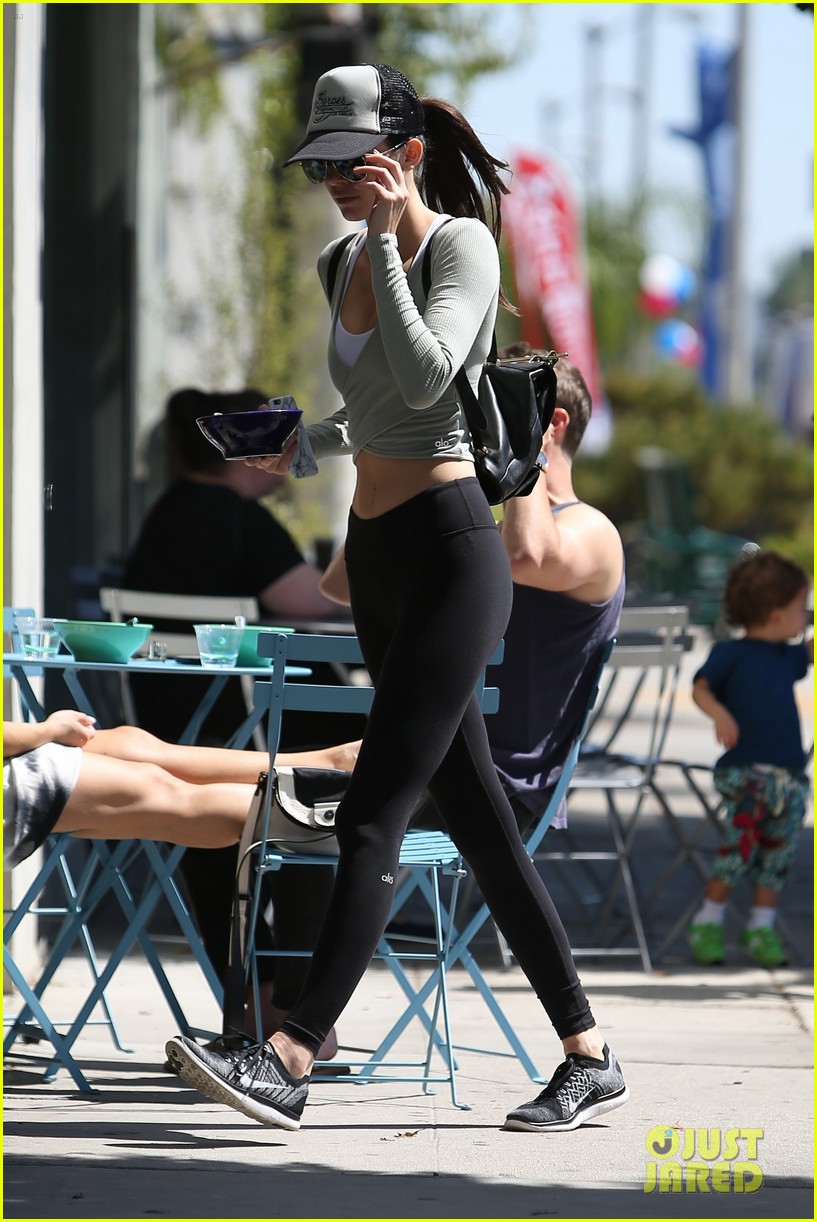 kendall jenner hailey baldwin hang out gym after img news 10