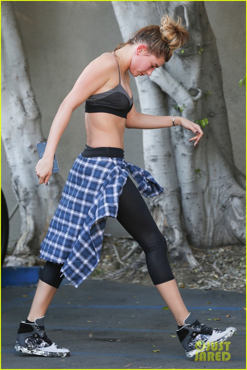 kendall jenner hailey baldwin hang out gym after img news 17