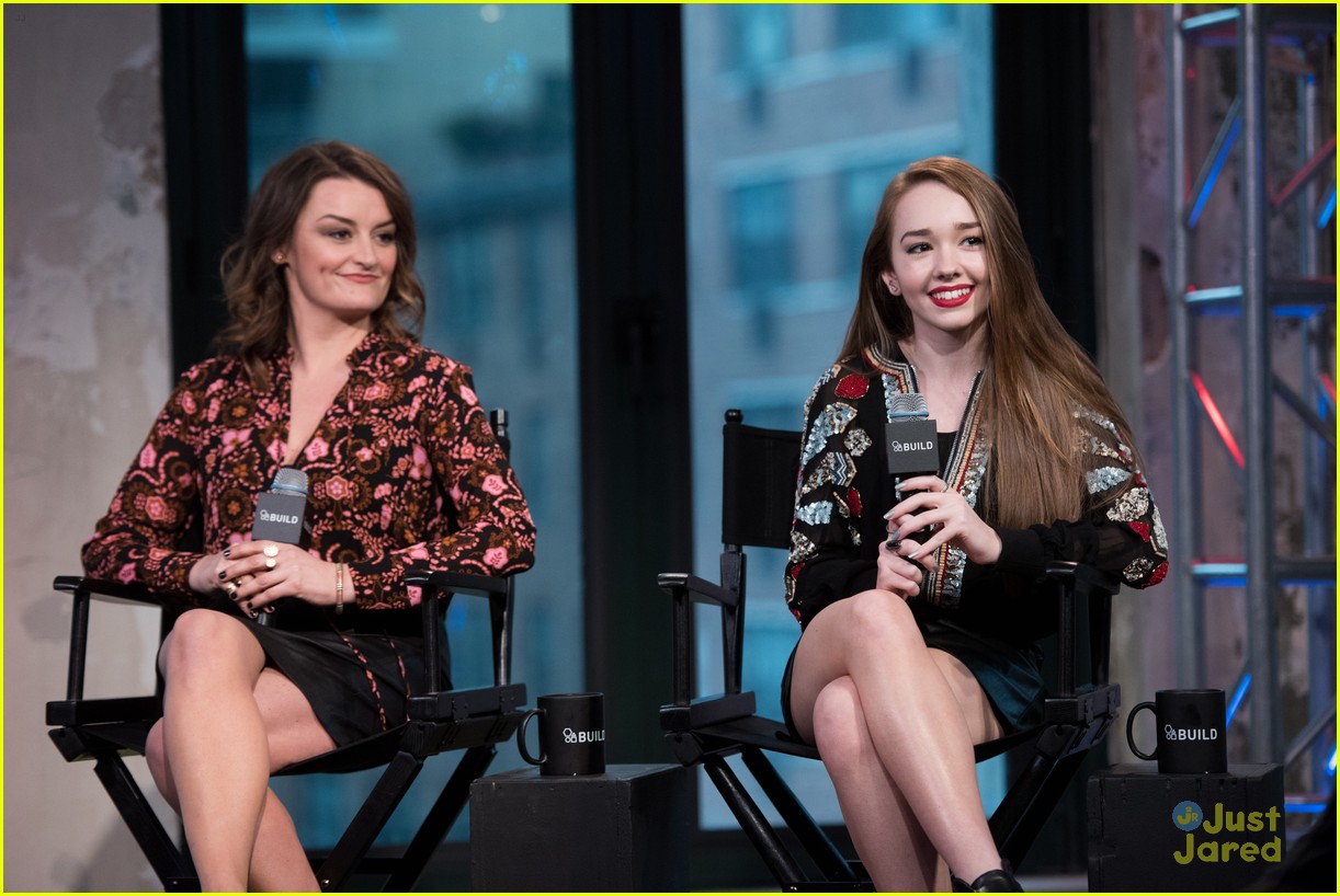 holly taylor talks paige americans aol build 08