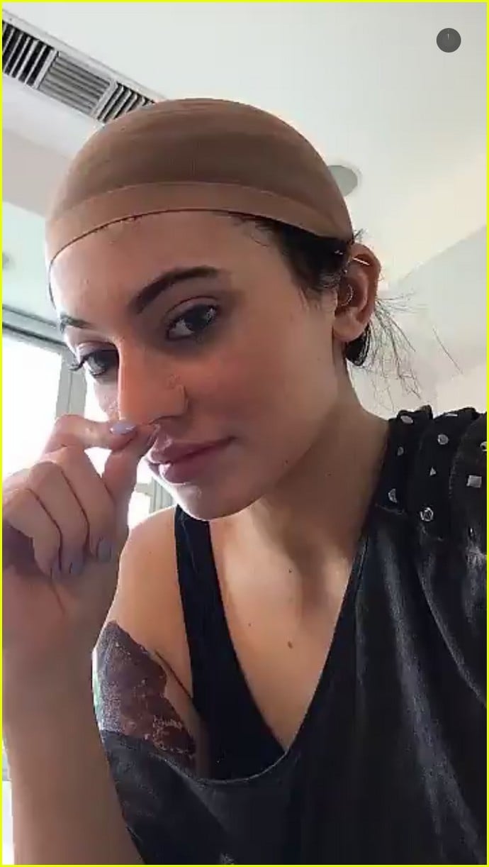 Kylie Jenner Dresses as Stalker Sarah While Going Undercover in Snapchat  Story!: Photo 944128 | Kendall Jenner, Khloe Kardashian, Kylie Jenner  Pictures | Just Jared Jr.