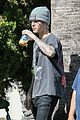 justin bieber plays a morning game of mini golf 04