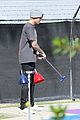 justin bieber plays a morning game of mini golf 07